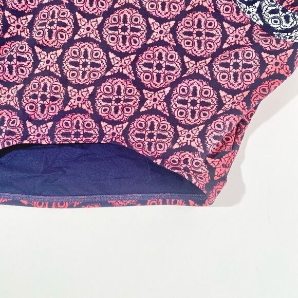 Tommy Bahama pattern lacy medallions one piece - Picture 5 of 13